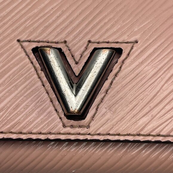 LOUIS VUITTON Twist Rose Ballerine Epi Leather Compact Wallet - Preowned - Picture 4 of 15